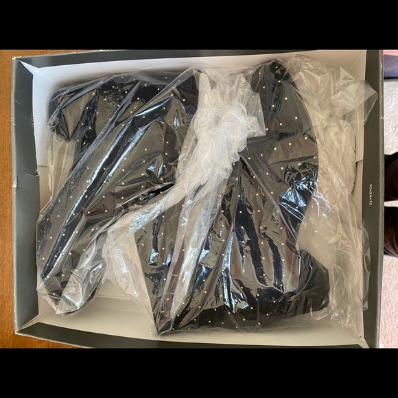 Stuffed block heel velvet booties - Picture 3 of 4